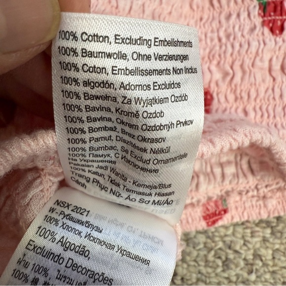 Cotton On Strawberry Smocked Crop Top Small - Picture 6 of 6